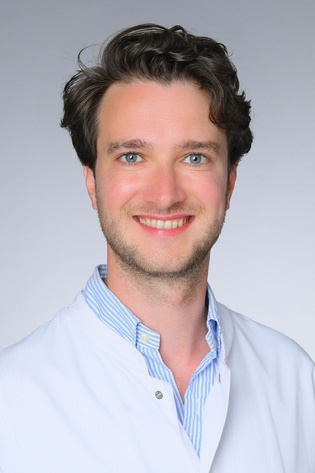 Dr. Joris Demmers